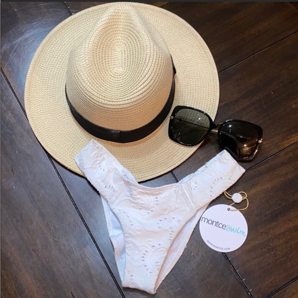 Eyelet Prima Ruffle Bikini XS Top & Bottom Size Small - Picture 4 of 5